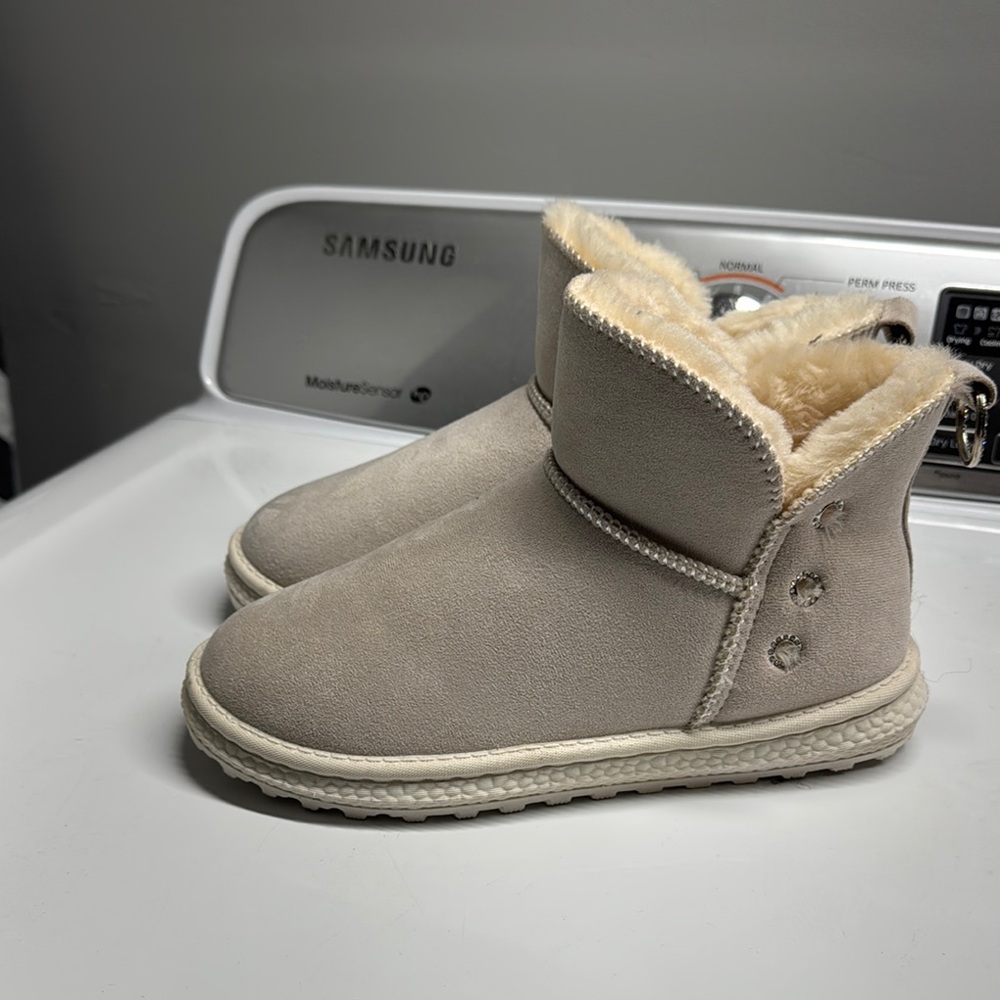SHEIN Beige Ankle Boots with Fur Lining